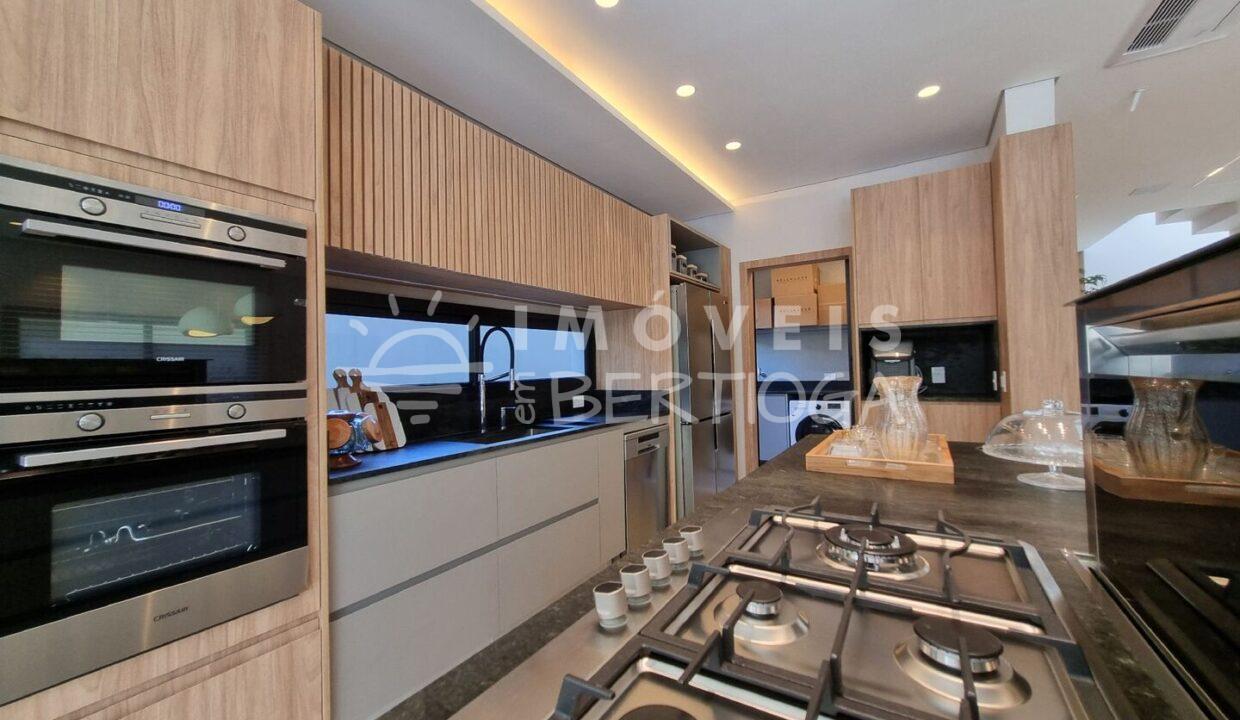 Casa-venda-BERTIOGA-RIVIERA-DE-SAO-LOURENCO-CA0300R-imobiliaria-na-riviera-imobiliaria-bertioga-2025-06-25_21-14-35_foto_rm-11