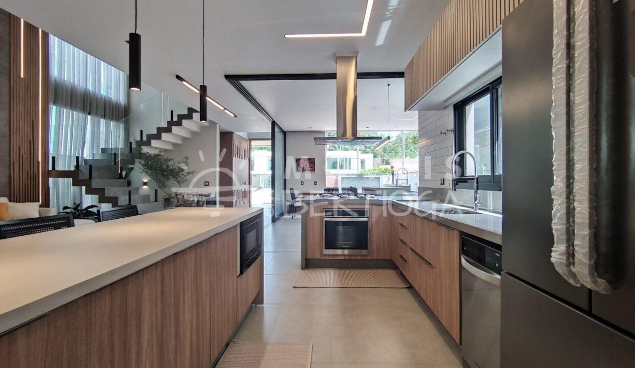 Casa-venda-BERTIOGA-RIVIERA-DE-SAO-LOURENCO-CA1370R-imobiliaria-na-riviera-imobiliaria-bertioga-2025-06-26_08-10-12_foto_rm-5