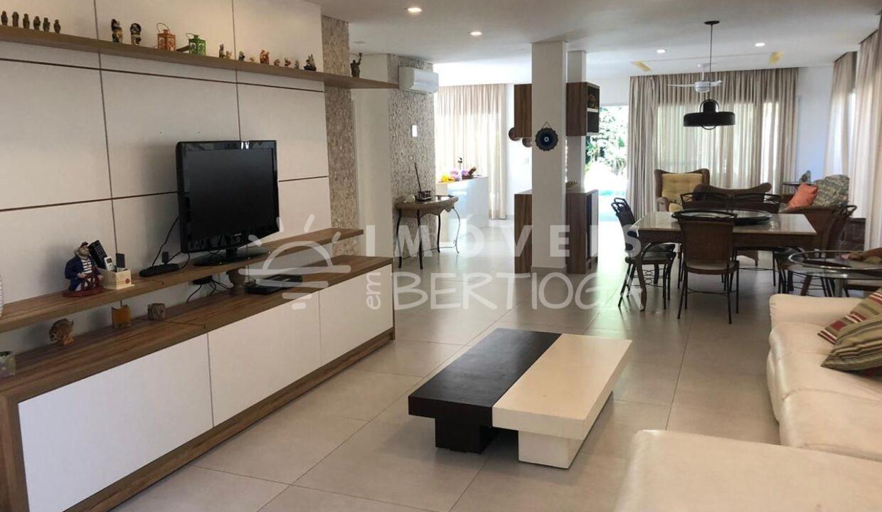 Casa-alugar-BERTIOGA-RIVIERA-DE-SAO-LOURENCO-MC18570R-imobiliaria-na-riviera-imobiliaria-bertioga-2025-10-26_16-41-28_foto_rm-1