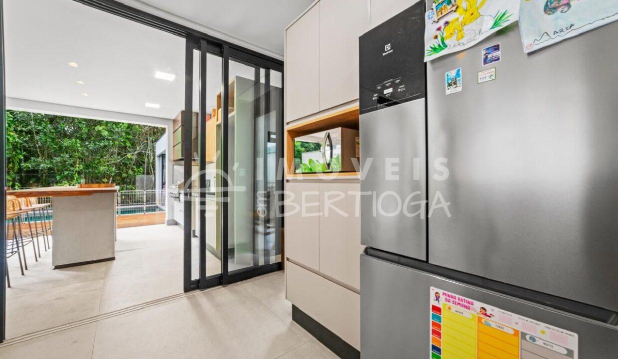 Casa-alugar-BERTIOGA-RIVIERA-DE-SAO-LOURENCO-MC18577R-imobiliaria-na-riviera-imobiliaria-bertioga-2025-10-26_16-21-34_foto_rm-14