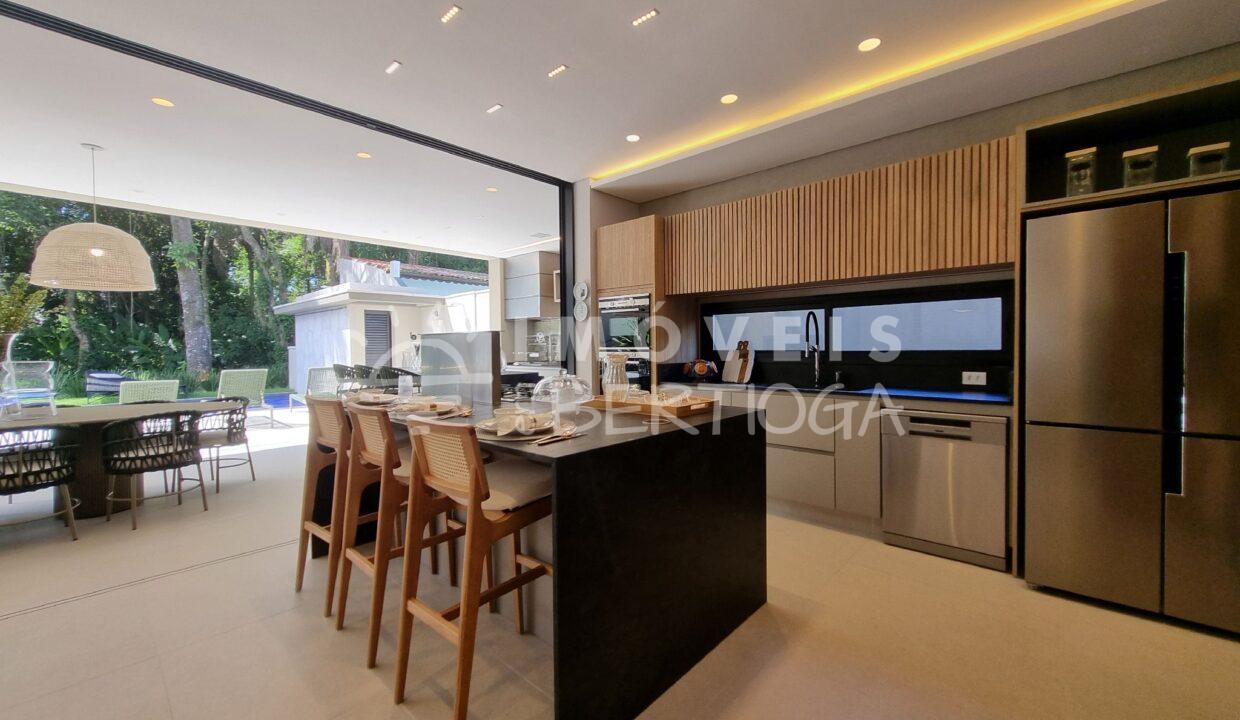 Casa-venda-BERTIOGA-RIVIERA-DE-SAO-LOURENCO-CA0300R-imobiliaria-na-riviera-imobiliaria-bertioga-2025-10-26_14-55-35_foto_rm-13