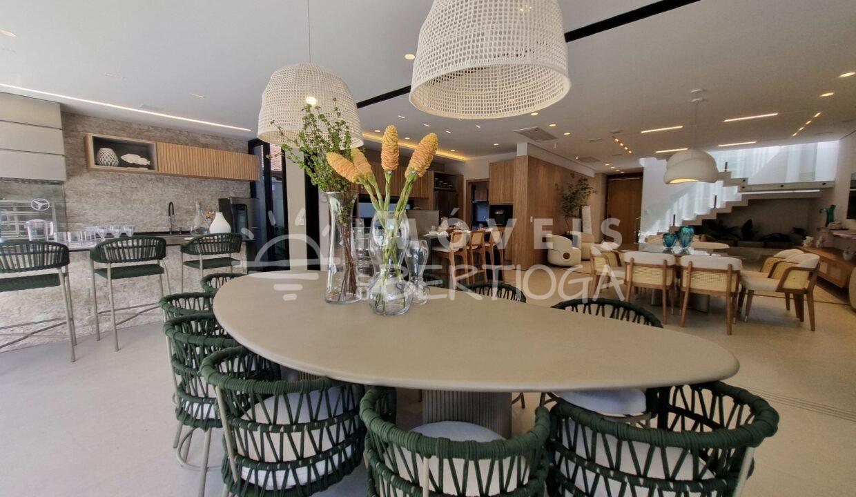 Casa-venda-BERTIOGA-RIVIERA-DE-SAO-LOURENCO-CA0300R-imobiliaria-na-riviera-imobiliaria-bertioga-2025-10-26_14-55-35_foto_rm-24