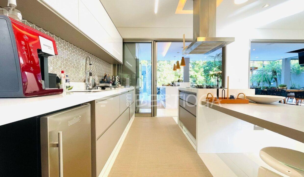 Casa-venda-BERTIOGA-RIVIERA-DE-SAO-LOURENCO-CA0422R-imobiliaria-na-riviera-imobiliaria-bertioga-2025-10-27_14-57-37_foto_rm-11