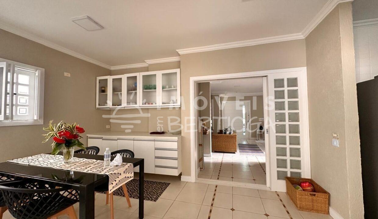 Casa-venda-BERTIOGA-RIVIERA-DE-SAO-LOURENCO-CA0549R-imobiliaria-na-riviera-imobiliaria-bertioga-2025-10-27_10-05-08_foto_rm-1