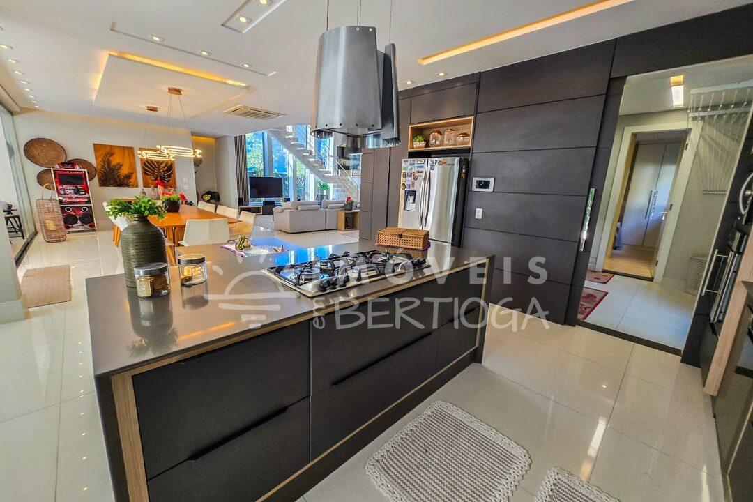 Casa-venda-BERTIOGA-RIVIERA-DE-SAO-LOURENCO-CA0624R-imobiliaria-na-riviera-imobiliaria-bertioga-2025-10-27_14-34-44_foto_rm-3