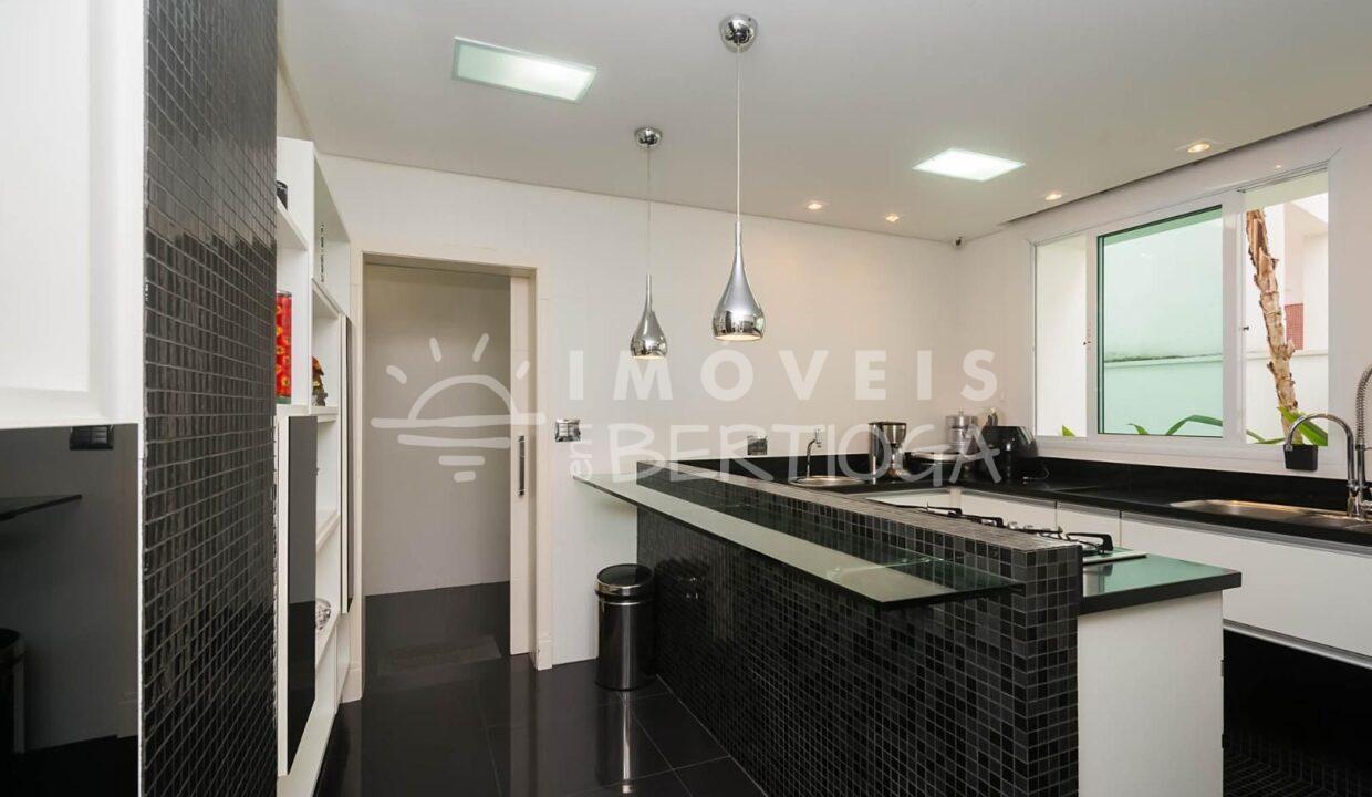 Casa-venda-BERTIOGA-RIVIERA-DE-SAO-LOURENCO-CA0672R-imobiliaria-na-riviera-imobiliaria-bertioga-2025-10-27_08-16-50_foto_rm-6