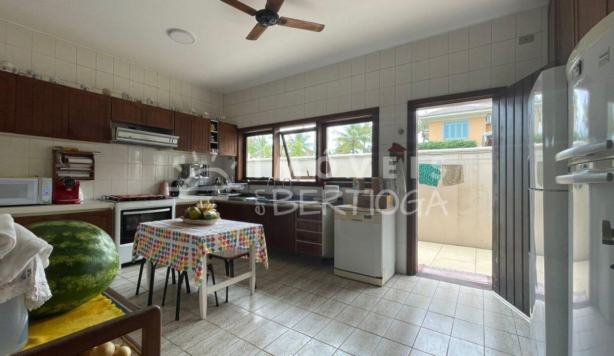 Casa-venda-BERTIOGA-RIVIERA-DE-SAO-LOURENCO-CA1256R-imobiliaria-na-riviera-imobiliaria-bertioga-2025-10-26_19-40-54_foto_rm-10
