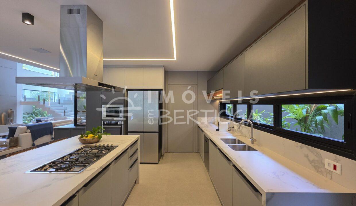 Casa-venda-BERTIOGA-RIVIERA-DE-SAO-LOURENCO-CA1580R-imobiliaria-na-riviera-imobiliaria-bertioga-2025-10-26_11-41-04_foto_rm-6