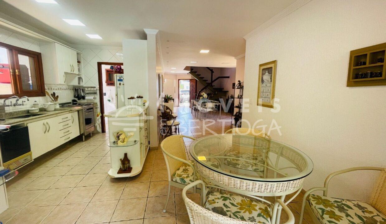 Casa-venda-BERTIOGA-RIVIERA-DE-SAO-LOURENCO-CA1583R-imobiliaria-na-riviera-imobiliaria-bertioga-2025-10-26_18-03-49_foto_rm-5