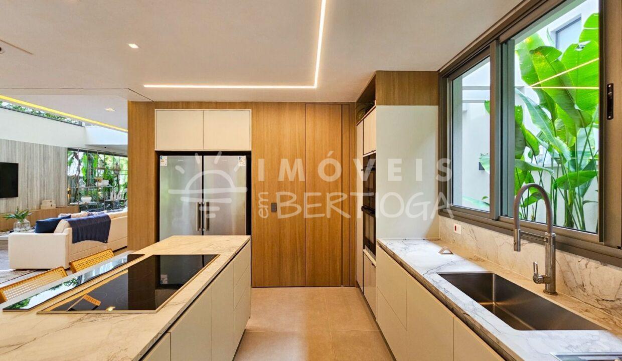Casa-venda-BERTIOGA-RIVIERA-DE-SAO-LOURENCO-CA1637R-imobiliaria-na-riviera-imobiliaria-bertioga-2025-10-26_22-19-37_foto_rm-12