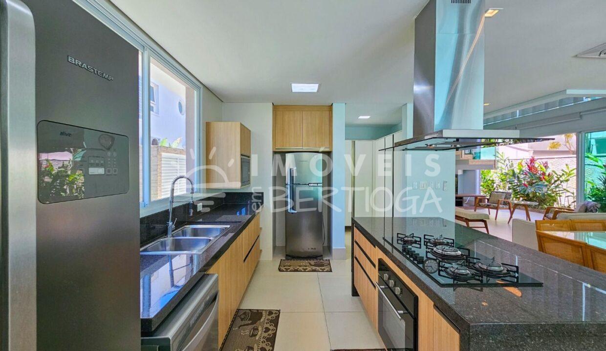 Casa-venda-BERTIOGA-RIVIERA-DE-SAO-LOURENCO-CA1689R-imobiliaria-na-riviera-imobiliaria-bertioga-2025-10-28_18-13-29_foto_rm-6