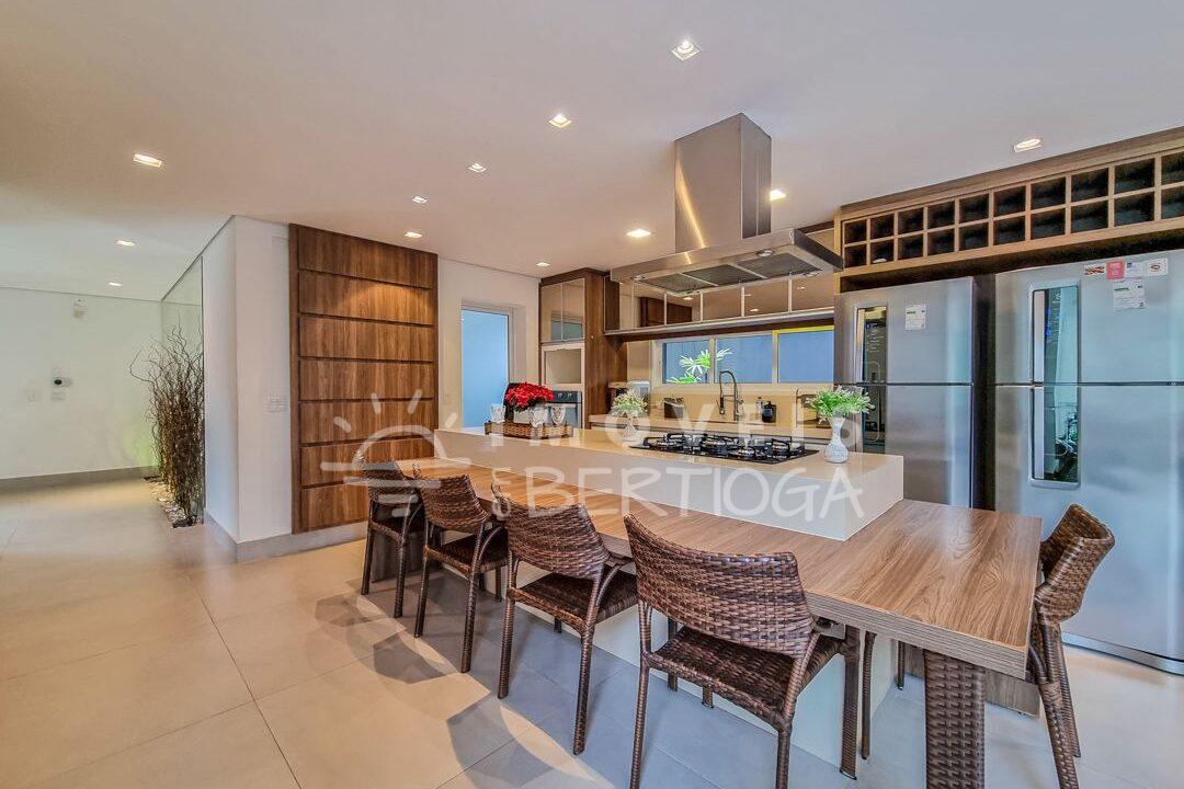 Casa-venda-BERTIOGA-RIVIERA-DE-SAO-LOURENCO-CA1776R-imobiliaria-na-riviera-imobiliaria-bertioga-2025-10-27_08-00-43_foto_rm-5